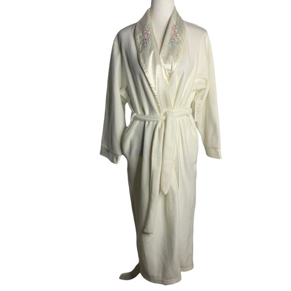 Erika Taylor Embroidered Fleece Robe M Petite White Satin Trim Pockets Tie Belt